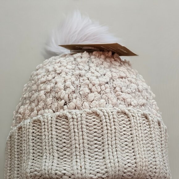 NWT Forever 21 Knit Hat with Pom - Picture 1 of 3